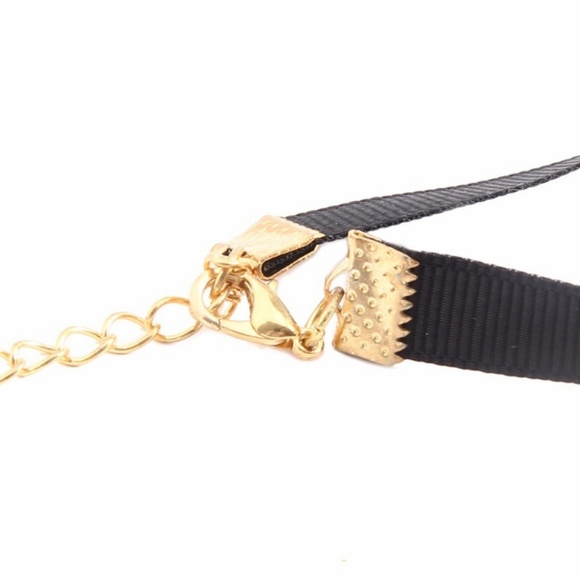 Choker Necklace - Rose Petal Soft Mauve Purple - Picture 6 of 6